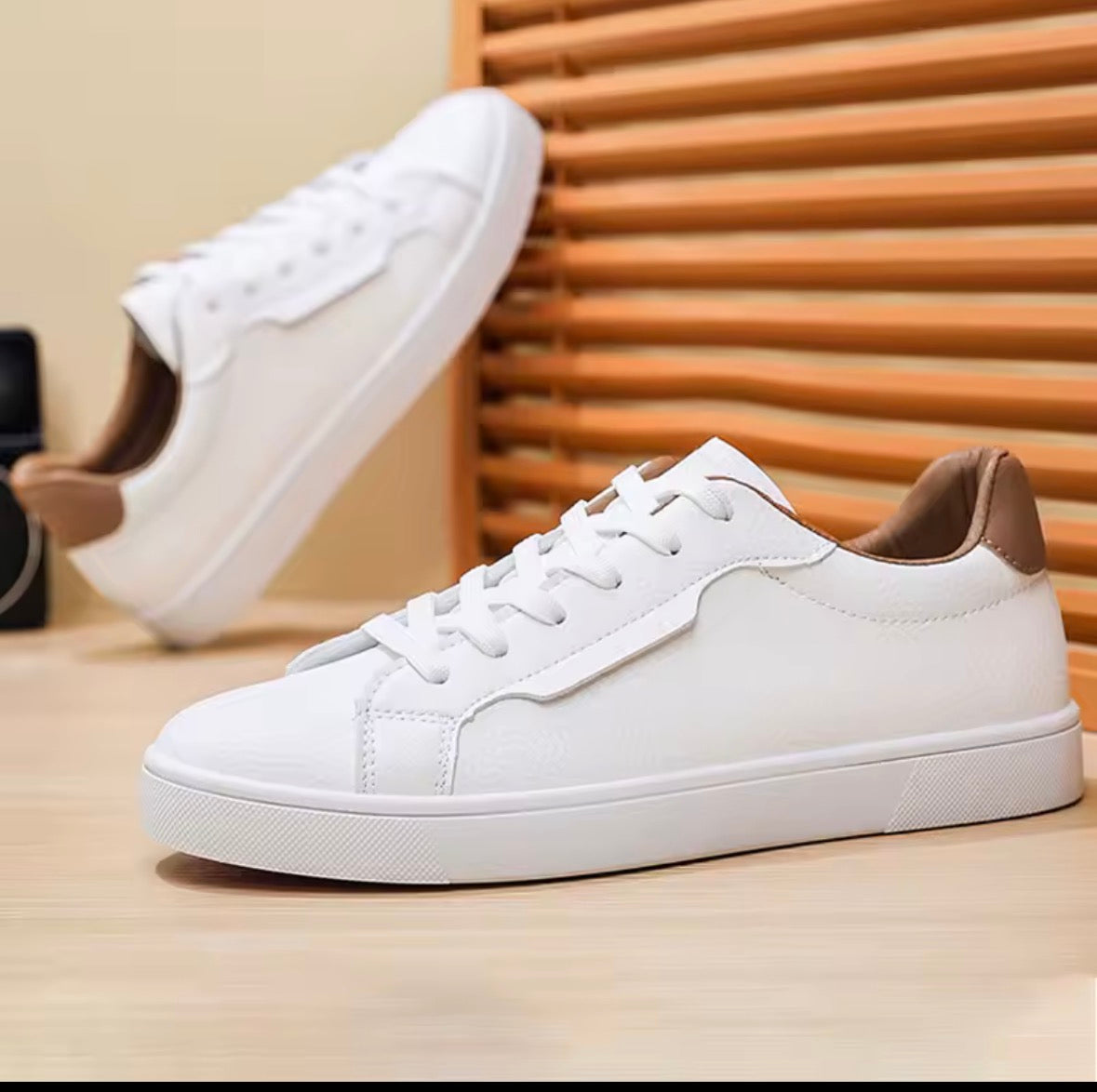 Men’s casual sneakers